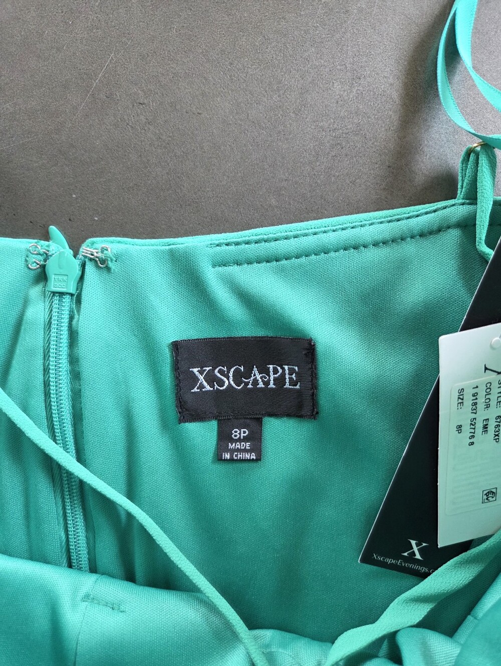 Xscape Green Sleeveless Pleated Chiffon Maxi Gown Size 8P $259 NWT - Picture 8 of 14